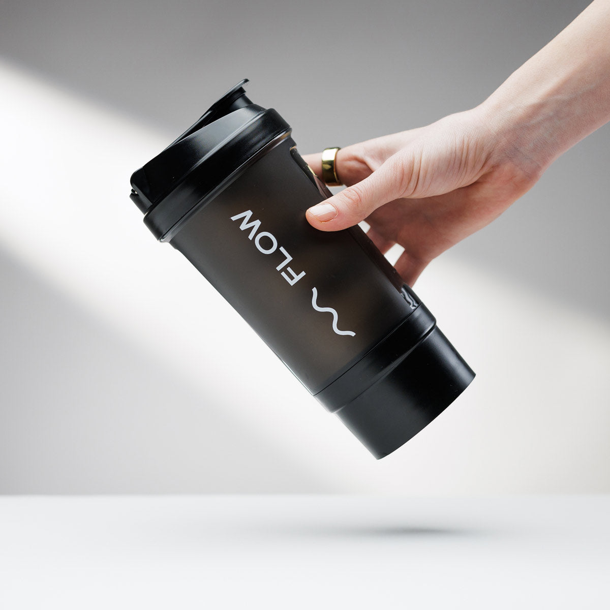 Flow shaker